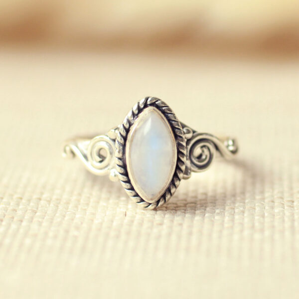 maansteen ring boho